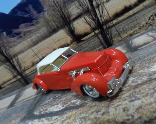 STUNNING MATCHBOX NO Y - 18  1937  CORD 812 - "MODELS OF YESTERYEAR"  MINT IN GOOD  DISPLAY BOX