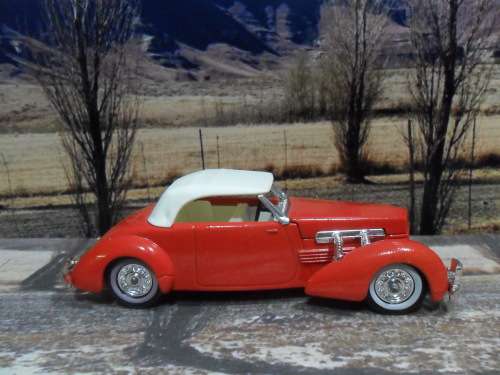 STUNNING MATCHBOX NO Y - 18  1937  CORD 812 - "MODELS OF YESTERYEAR"  MINT IN GOOD  DISPLAY BOX