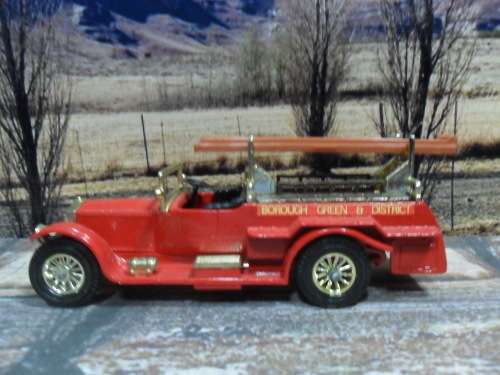 RARE , STUNNING MATCHBOX NO Y - 6 D  1920  ROLLS - ROYCE FIRE ENGINE -  MINT CONDITION - GOOD  BOX