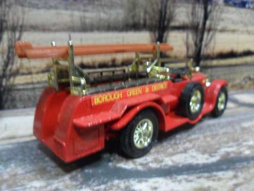 RARE , STUNNING MATCHBOX NO Y - 6 D  1920  ROLLS - ROYCE FIRE ENGINE -  MINT CONDITION - GOOD  BOX