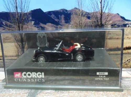 STUNNING   CORGI NO  04101  -  1957 - 1962  TRIUMPH TR 3A  OPEN TOP  - MINT IN ORIGINAL  DISPLAY BOX
