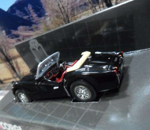 STUNNING   CORGI NO  04101  -  1957 - 1962  TRIUMPH TR 3A  OPEN TOP  - MINT IN ORIGINAL  DISPLAY BOX
