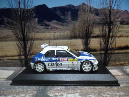 STUNNING IXO / DeAGOSTINI - 1996 PEUGEOT 306 MAXI  `RALLY CAR COLLECTION` MINT IN ORIG  DISOLAY CASE