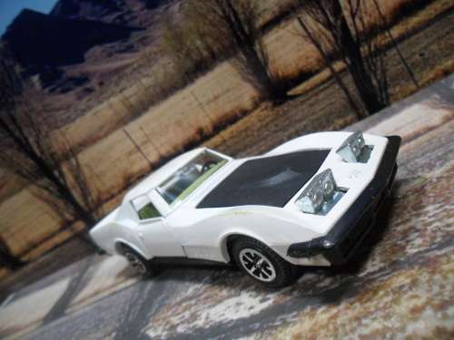 VERY RARE , STUNNING  1976  DINKY  NO  221 -  CHEVROLET CORVETTE STINGRAY -  MINT -  FAIR  BOX