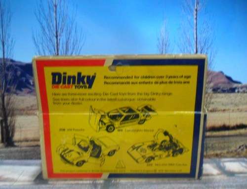 VERY RARE , STUNNING  1976  DINKY  NO  221 -  CHEVROLET CORVETTE STINGRAY -  MINT -  FAIR  BOX