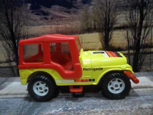 RARE , STUNNING  ` MUCH SOUGHT AFTER `  1983  CORGI NO 448  -  4X4 RENEGADE JEEP  -  MINT  -  BOXED