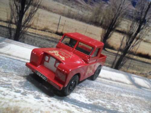 RARE , STUNNING 1998   CORGI NO  61209  -   SWB LAND ROVER  ` CADBURY WHOLE NUT `    MINT  BOXED