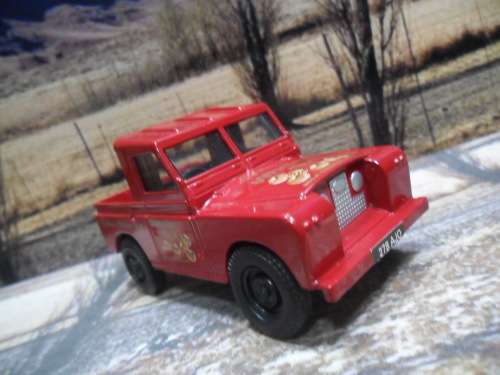 RARE , STUNNING 1998   CORGI NO  61209  -   SWB LAND ROVER  ` CADBURY WHOLE NUT `    MINT  BOXED
