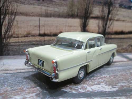 RARE LTD EDITION  VANGUARDS NO  VA 38001   1957  VAUXHALL VICTOR  F - SERIES  MK l -  MINT - BOXED