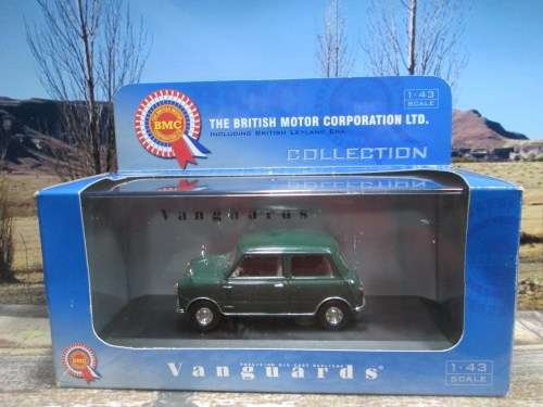 STUNNING  VANGUARDS  VA 01300  -   1960`S  AUSTIN MINI  7 ` SPRUCE GREEN  `-  MINT - DISPLAY BOX