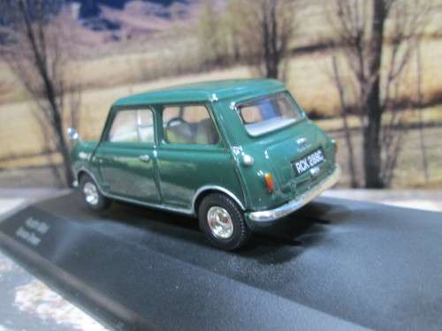 STUNNING  VANGUARDS  VA 01300  -   1960`S  AUSTIN MINI  7 ` SPRUCE GREEN  `-  MINT - DISPLAY BOX
