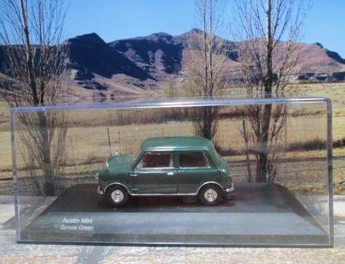 STUNNING  VANGUARDS  VA 01300  -   1960`S  AUSTIN MINI  7 ` SPRUCE GREEN  `-  MINT - DISPLAY BOX