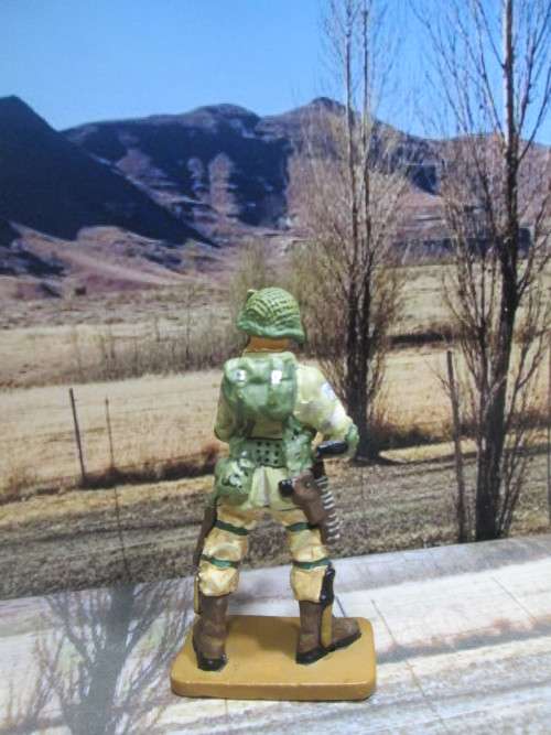 DELPRADO MEN AT WAR  # 5  PARATROOPER ( NORMANDY ) USA - 1944 - GOOD COND- SUPPLIED LOOSE.