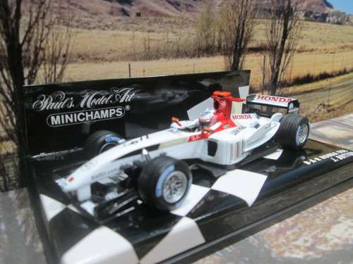 RARE MINICHAMPS  400 040009 - 2004  B * A * R  HONDA 006  ` JENSON  BUTTON   ` MINT IN DISPLAY CASE