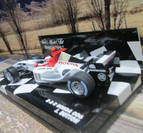 RARE MINICHAMPS  400 040009 - 2004  B * A * R  HONDA 006  ` JENSON  BUTTON   ` MINT IN DISPLAY CASE