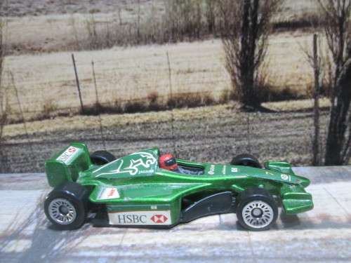 RARE , STUNNING 2000 HOT WHEELS  JAGUAR F1 RACING CAR - GOOD CONDITION  -  NO BOX