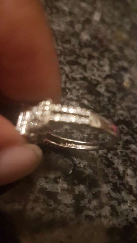 Sparkling 1.7tcw diamond ring|