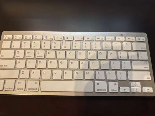 iMac 21.5` 3.0Ghz, 8GB RAM, 500GB HDD, Magic mouse and keyboard