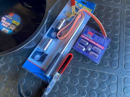 Trolley Jack, Jack Stands + other tools