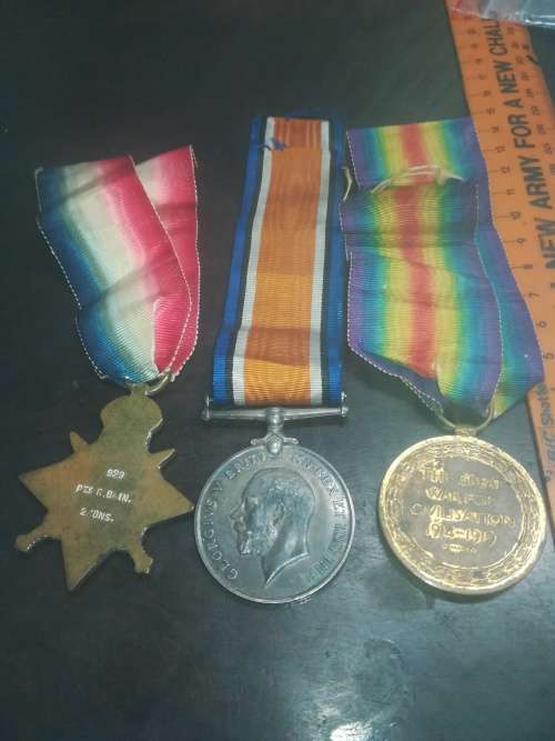WW1 Medal Group (Issued to D.929 PTE. R. BAIN. 2DNS