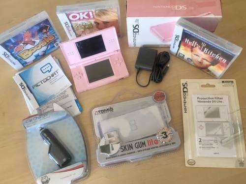 Nintendo DS Lite Bundle (DS)