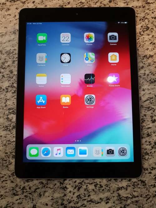 Apple ipad Air 32Gb excellent condition like new