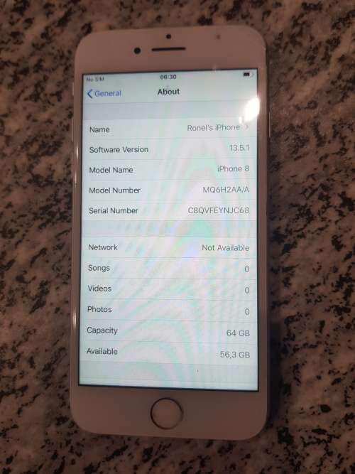 Iphone 8  ,64Gb excellent condition
