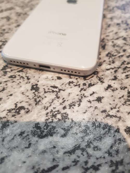 Iphone 8  ,64Gb excellent condition