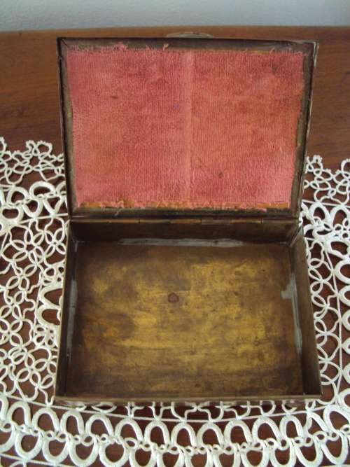 1930's vintage Rothman's Ltd Pall Mall footed cigarette box (brass), London England