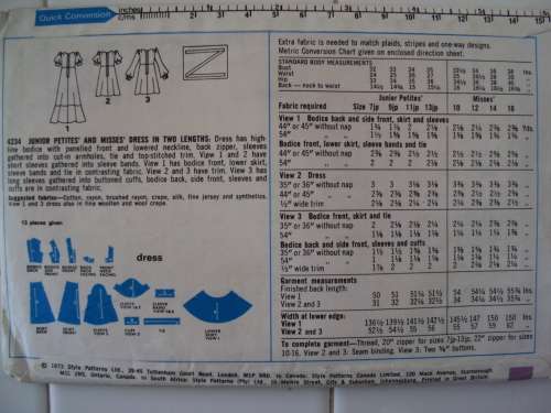 Dress high line bodies 2 lengths STYLE 4234 Size 11 bust 34 **Complete & checked 70's Vintage VGC
