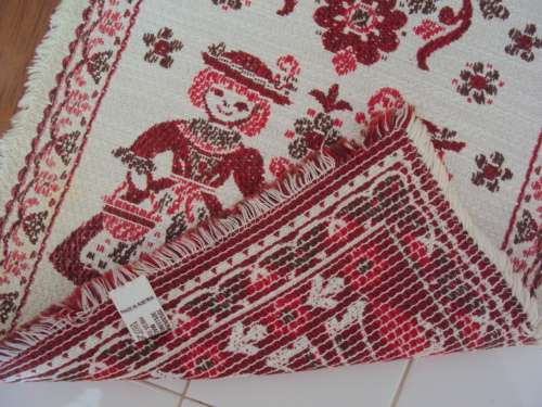 From Austria 70% cotton 30% linen runner for your side unit   Size:- 75cm x 32cm Vintage