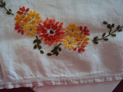 Hand embroidered Tablecloth 102cm square linen fabric - Vintage VGC Cheerful summer orange daisies