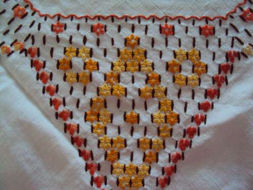 Hand embroidered Tablecloth 102cm square linen fabric - Vintage VGC Cheerful summer orange daisies