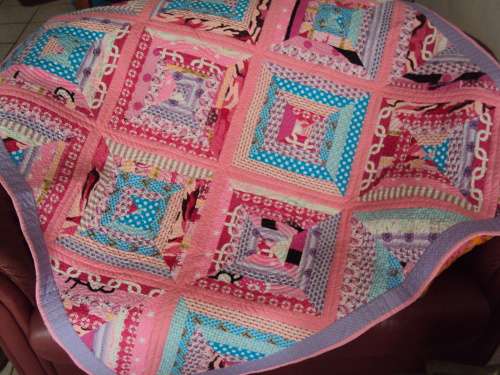 PRETTY PINK cotton QUILT hand machine stitched at quilt club 147cm x 146cm VGC unused