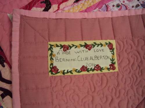 PRETTY PINK cotton QUILT hand machine stitched at quilt club 147cm x 146cm VGC unused
