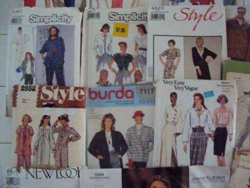 JOB LOT "A" Variety of 14 Ladies sewing patterns (not checked)