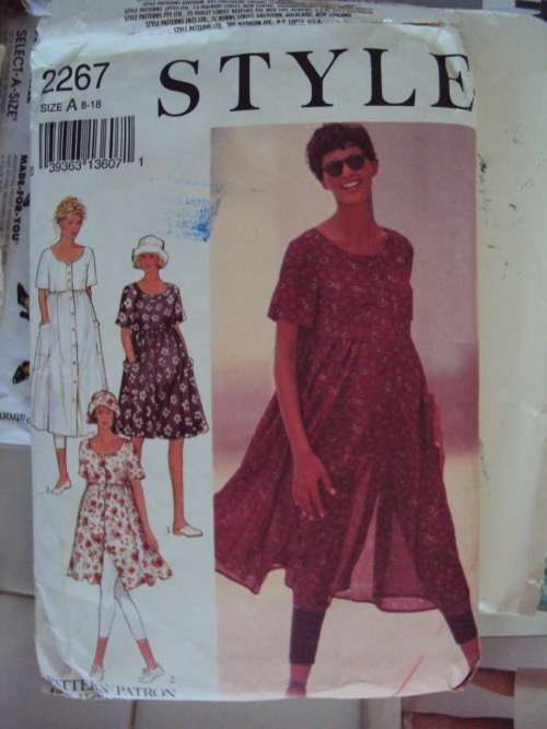 JOB LOT "M" Variety of 19 assorted styles Ladies sewing patterns  (not checked)