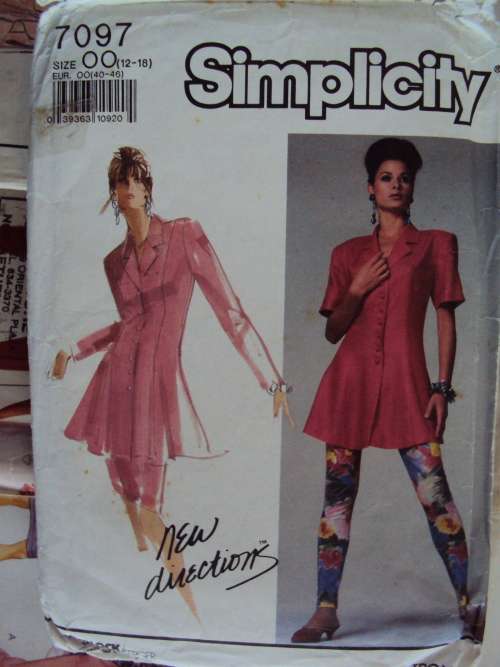 JOB LOT "M" Variety of 19 assorted styles Ladies sewing patterns  (not checked)