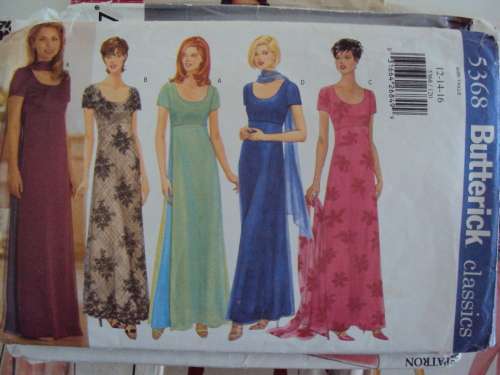 JOB LOT "M" Variety of 19 assorted styles Ladies sewing patterns  (not checked)