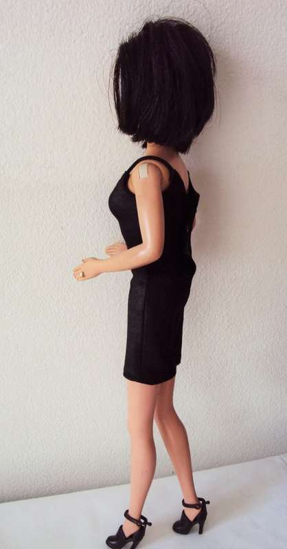 Victoria Beckham Spice Girls, black hair, Bend legs, marked '97 GTI orig dress Vintage