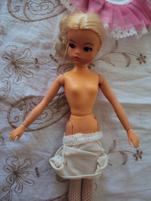 Vintage 70's Sindy ballet outfit orig Sindy shoes, twist waist & wrist, bend legs,  tilting head
