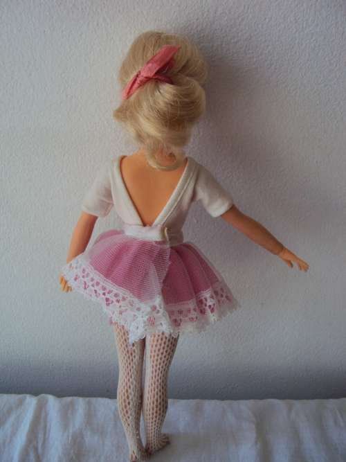 Vintage 70's Sindy ballet outfit orig Sindy shoes, twist waist & wrist, bend legs,  tilting head
