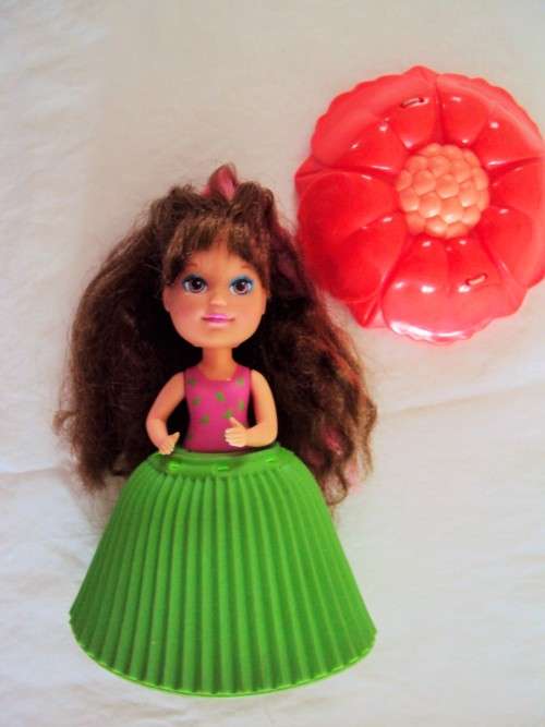 Pretty Cupcake doll by Tonka Vintage 90's patent pending