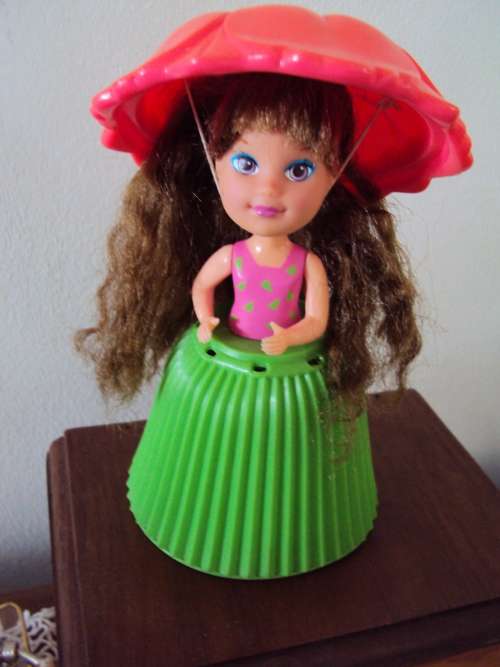 Pretty Cupcake doll by Tonka Vintage 90's patent pending
