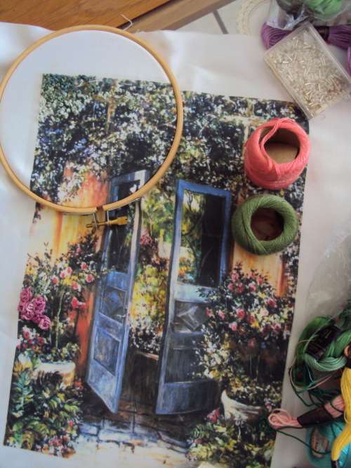 Job lot of embroidery thread skeins with embroidery hoop 13.5cm diam and print pic to embroider