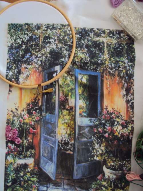 Job lot of embroidery thread skeins with embroidery hoop 13.5cm diam and print pic to embroider