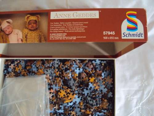 ANNE GEDDES 2,000 piece SCHMIDT puzzle (pcs in open plastic, ex pensioner, not checked)