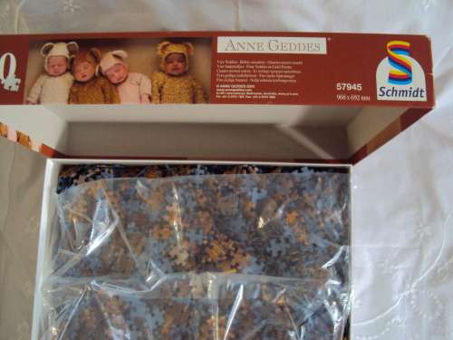 ANNE GEDDES 2,000 piece SCHMIDT puzzle (pcs in open plastic, ex pensioner, not checked)