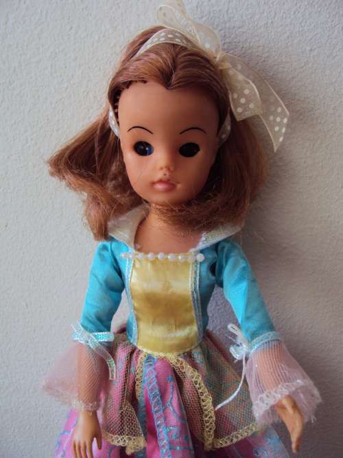 Vintage Sindy doll much played with, rooted eyelashes (thin hair some empty hair plugs)