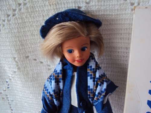 Vintage Miss DAN AIR doll 23cm tall made in Hong Kong bendy legs